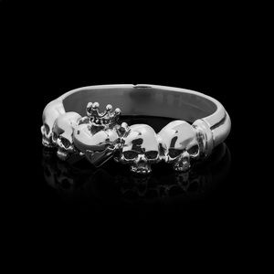 Etah Love “kiss of death” ring